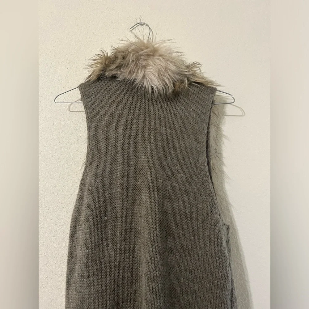 Steve Madden Lida Sweater Vest Faux Fun Brown Front Tie Knit Cardigan Size M/L - Picture 2 of 8